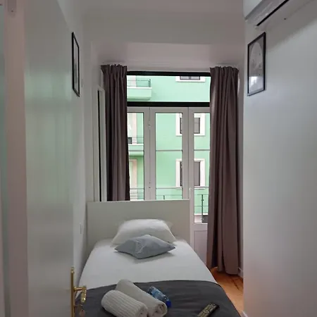 Apartamento Bernardim Ribeiro - 4ª Andar Habitación en casa particular *